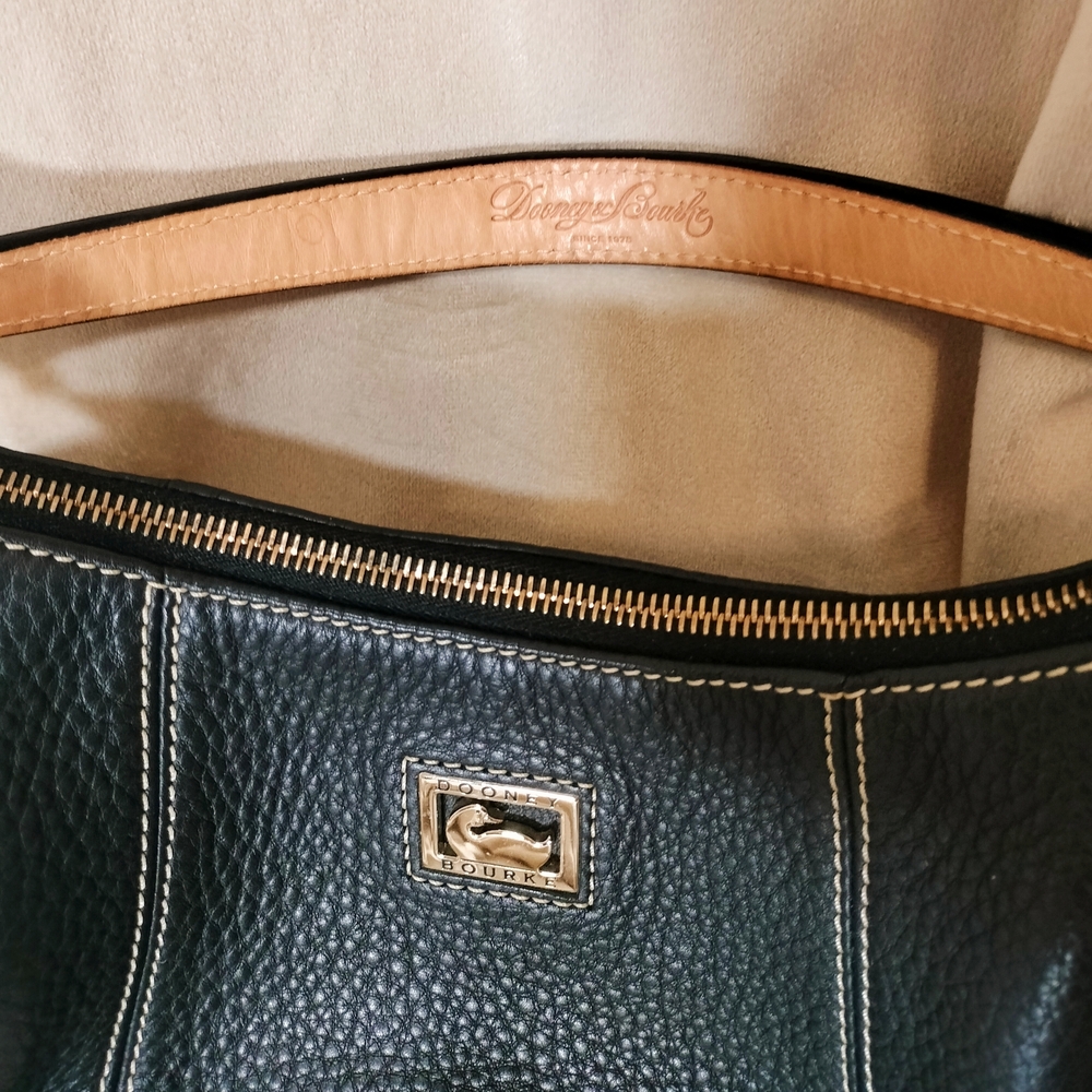 Vintage! Dooney & Bourke Black Pebble Leather Hobo Bag Pristine Condition! - Picture 5 of 10